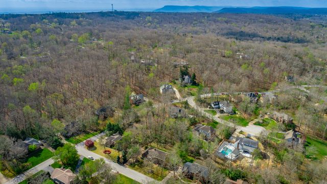 4 Northfield Road, Signal Mountain, TN 37377