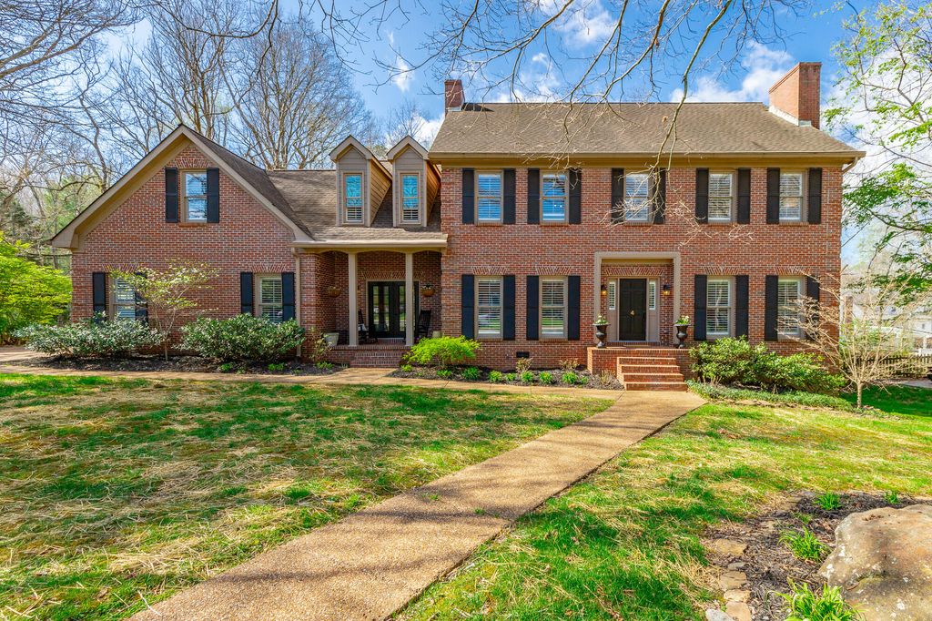 4 Northfield Road, Signal Mountain, TN 37377