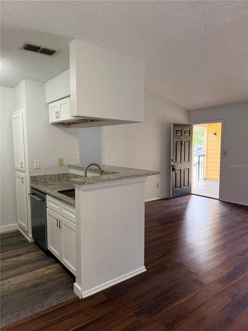 8653 FANCY FINCH DRIVE 204, Tampa, FL 33614