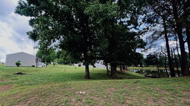 147 Paul Spears Rd, Summertown, TN 38483