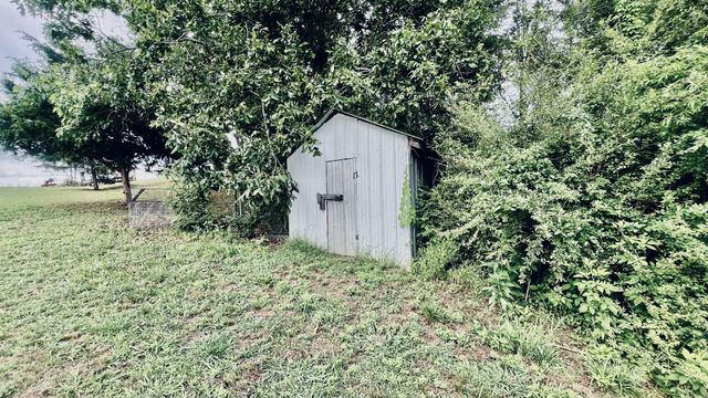 147 Paul Spears Rd, Summertown, TN 38483