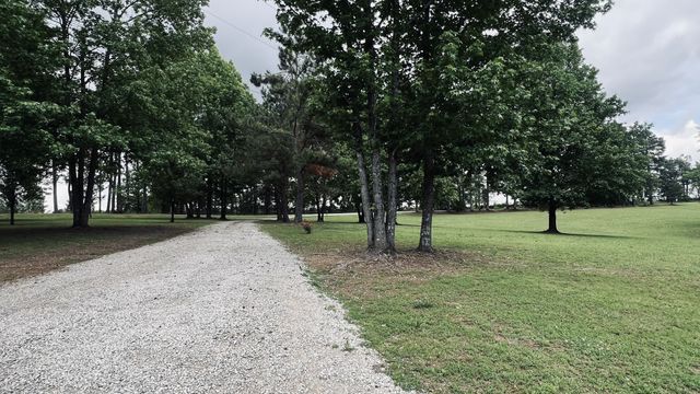 147 Paul Spears Rd, Summertown, TN 38483