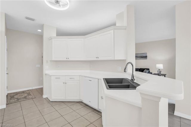 6025 Pinnacle LN 602, Naples, FL 34110