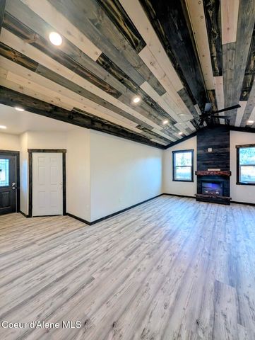 6856 Selkirk St, Bonners Ferry, ID 83805