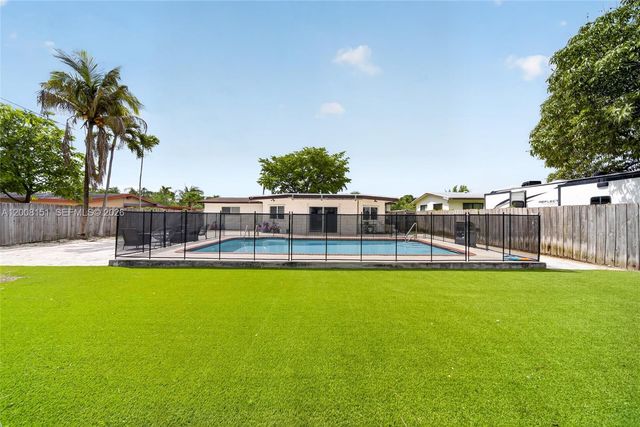 1155 NE 184th St, Miami, FL 33179