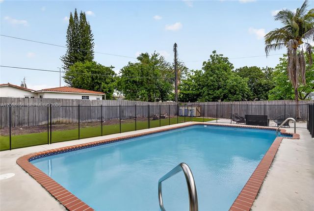 1155 NE 184th St, Miami, FL 33179
