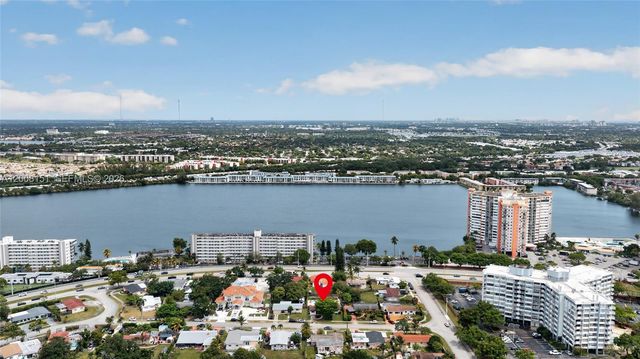 1155 NE 184th St, Miami, FL 33179