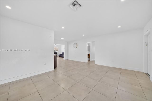 1155 NE 184th St, Miami, FL 33179