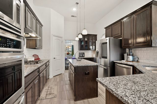 824 State Street, Desoto, TX 75115