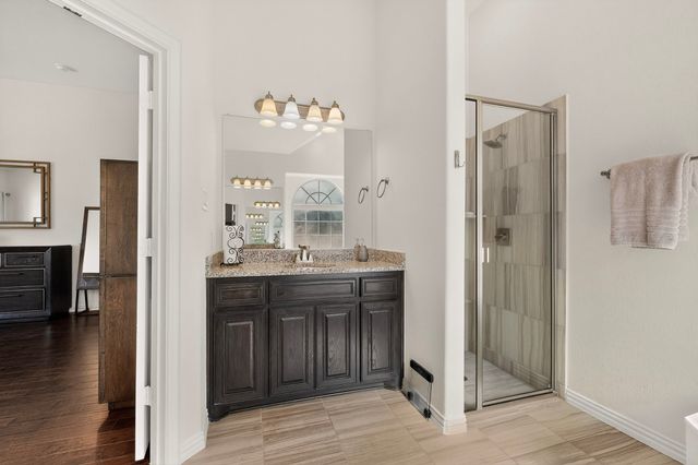 824 State Street, Desoto, TX 75115