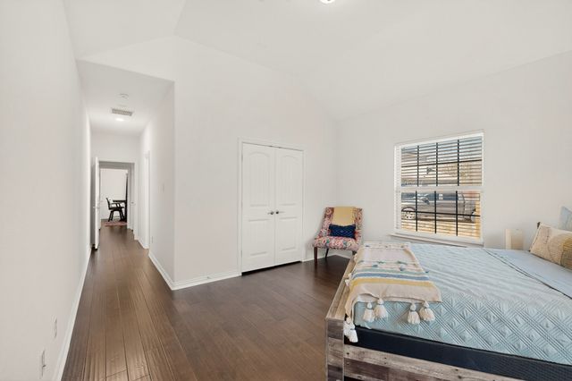 824 State Street, Desoto, TX 75115