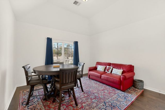 824 State Street, Desoto, TX 75115