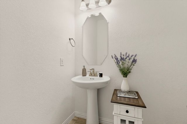 824 State Street, Desoto, TX 75115