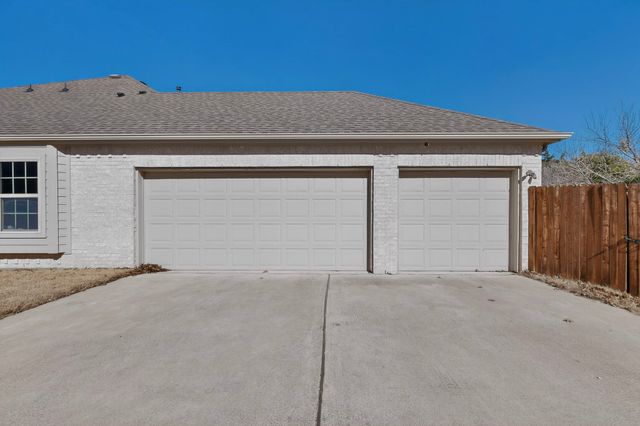 824 State Street, Desoto, TX 75115