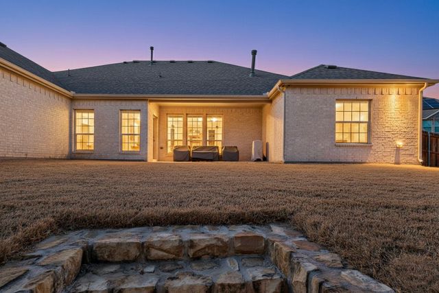 824 State Street, Desoto, TX 75115