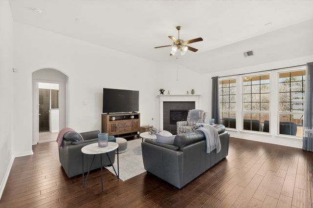 824 State Street, Desoto, TX 75115