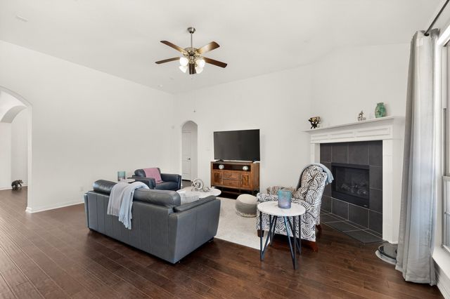 824 State Street, Desoto, TX 75115