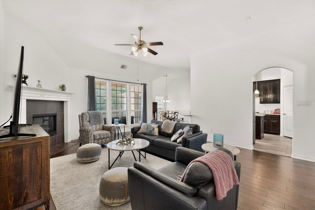 824 State Street, Desoto, TX 75115