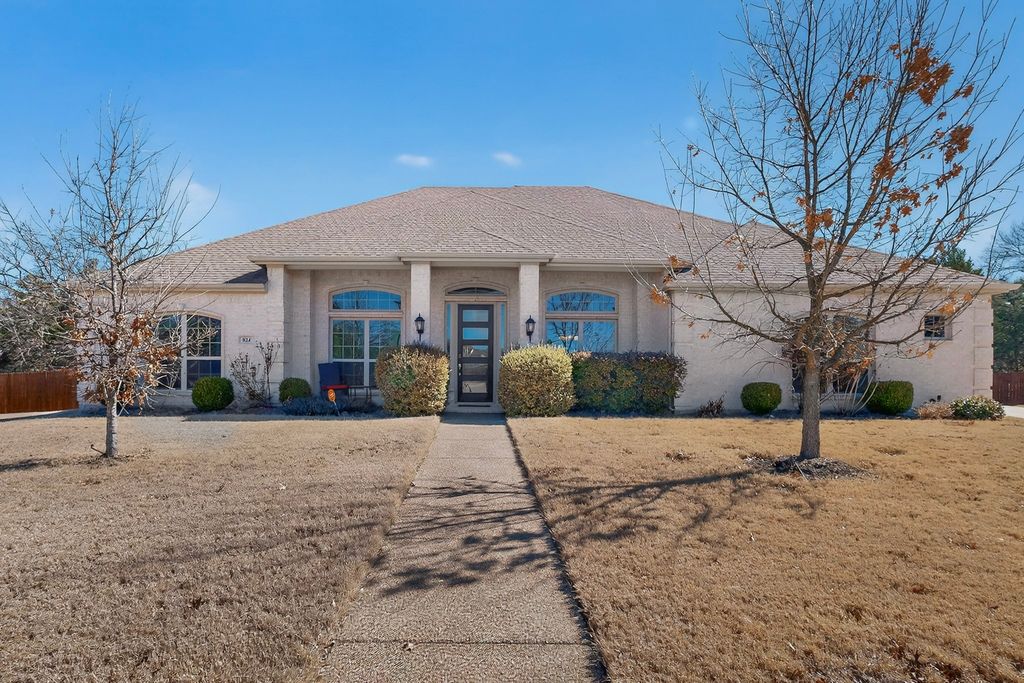 824 State Street, Desoto, TX 75115