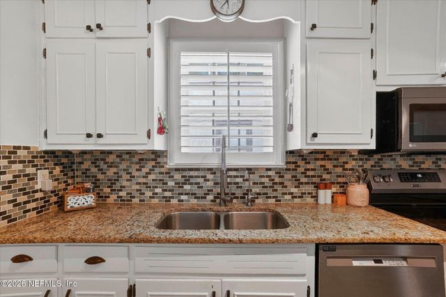 2842 IONIC Avenue, Jacksonville, FL 32210