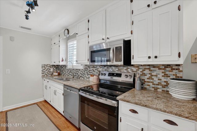 2842 IONIC Avenue, Jacksonville, FL 32210