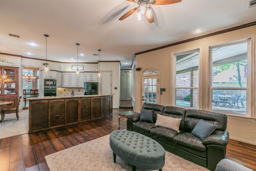 property-img