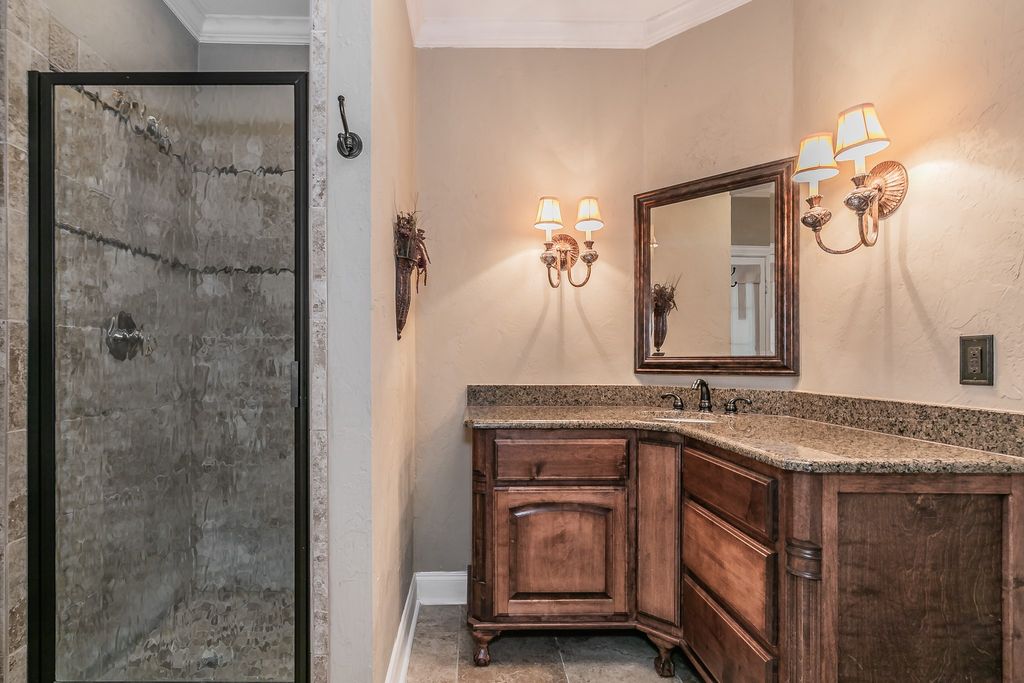 property-img
