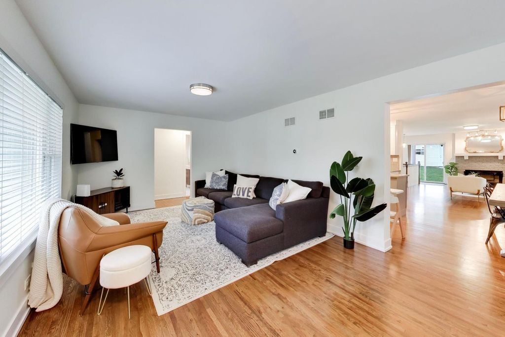 304 W Graham Avenue, Lombard, IL 60148 — photo 4