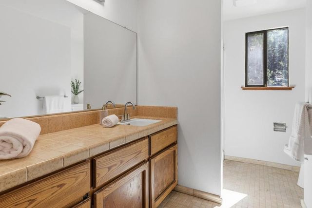 20074 Beatty Ridge Road, Los Gatos, CA 95033