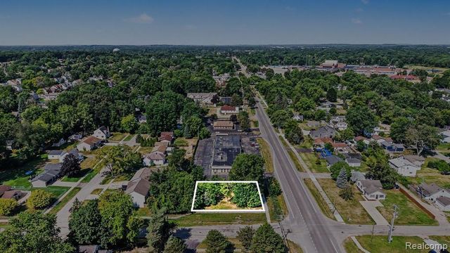 2703 Pontiac Lake Road, Waterford, MI 48328