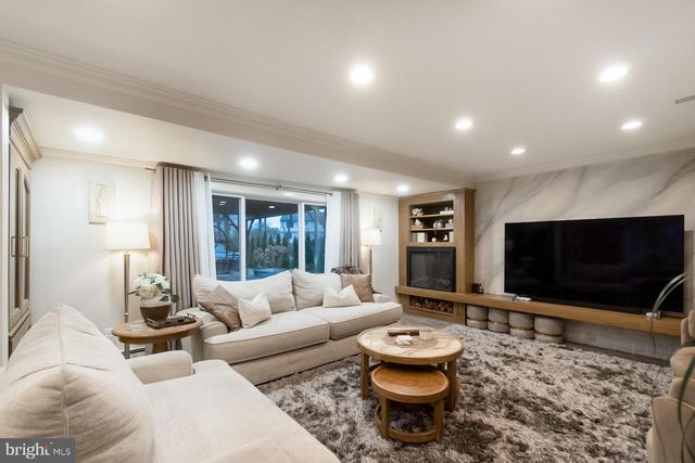 4108 OAKLAND RD, Bethlehem, PA 18020