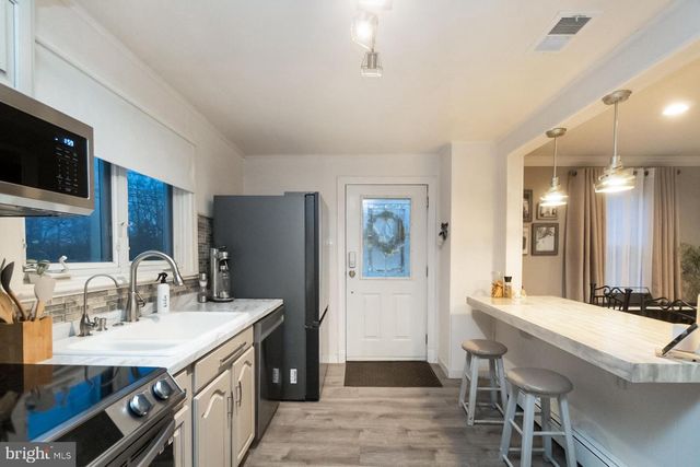 4108 OAKLAND RD, Bethlehem, PA 18020