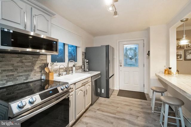 4108 OAKLAND RD, Bethlehem, PA 18020