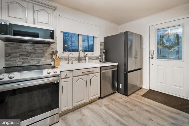 4108 OAKLAND RD, Bethlehem, PA 18020