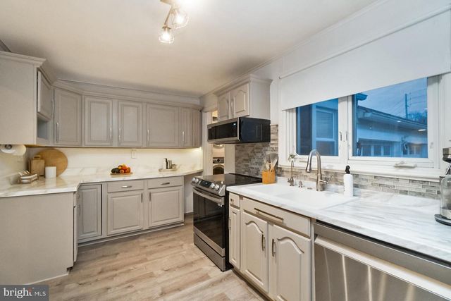 4108 OAKLAND RD, Bethlehem, PA 18020