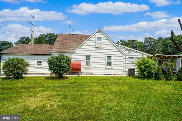 4108 OAKLAND RD, Bethlehem, PA 18020