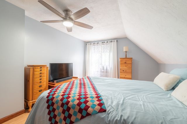 15 Thatcher Sq, Brockton, MA 02302