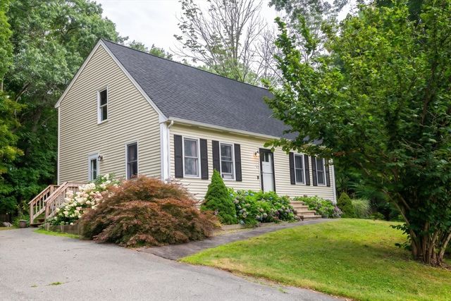 15 Thatcher Sq, Brockton, MA 02302