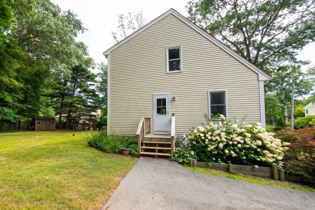 15 Thatcher Sq, Brockton, MA 02302