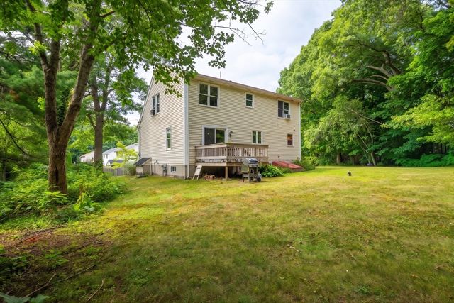 15 Thatcher Sq, Brockton, MA 02302