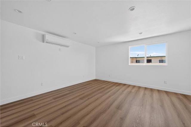 132 W 74th Street, Los Angeles, CA 90003