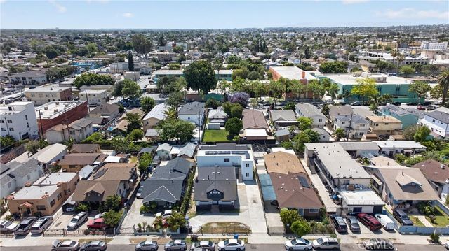 132 W 74th Street, Los Angeles, CA 90003