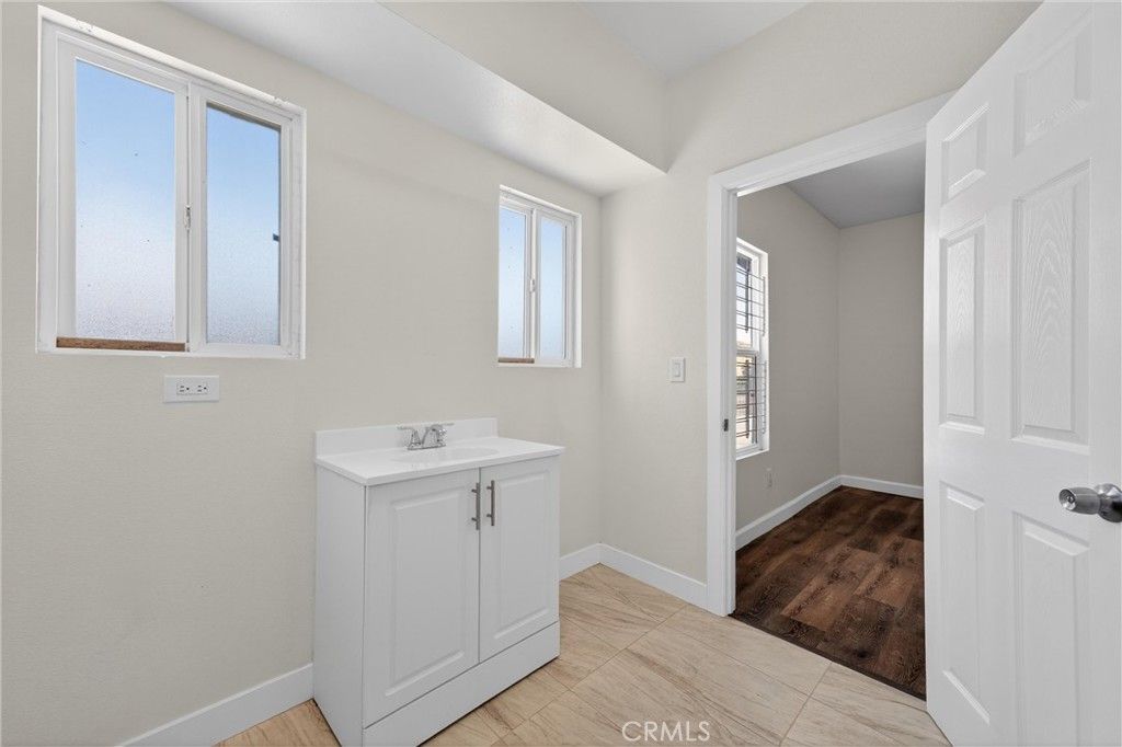 132 W 74th Street, Los Angeles, CA 90003 — photo 5