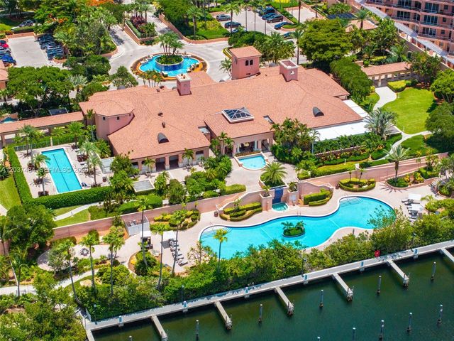 60 Edgewater Dr 11F, Coral Gables, FL 33133