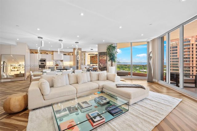 60 Edgewater Dr 11F, Coral Gables, FL 33133