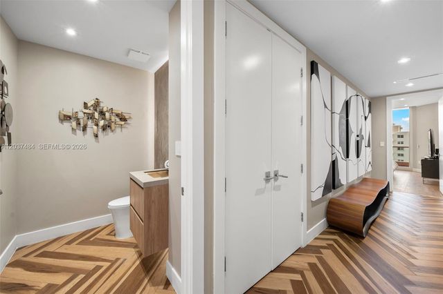 60 Edgewater Dr 11F, Coral Gables, FL 33133