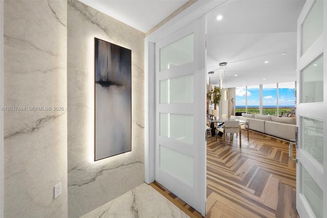 60 Edgewater Dr 11F, Coral Gables, FL 33133