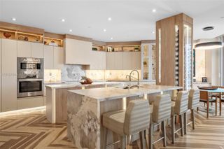 60 Edgewater Dr 11F, Coral Gables, FL 33133