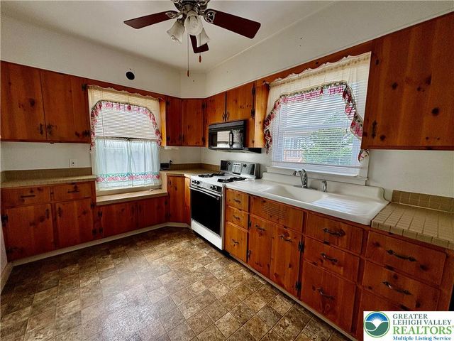 1512 North 25th Street, South Whitehall Twp, PA 18104