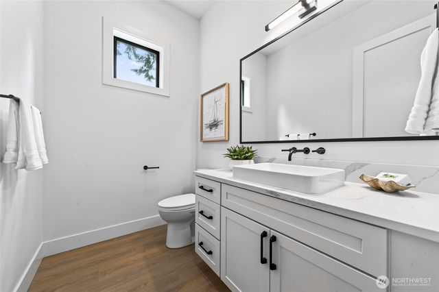 719 95th Avenue NE, Bellevue, WA 98004